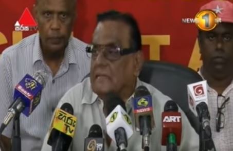 ගුරු වැටුප් කපන බව කී රාජා කොල්ලුරේ පක්ෂ සභාපති තනතුරෙන් නෙරපයි