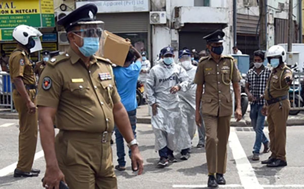 පොලීසියෙන් ජනතාවට විශේෂ නිවේදනයක්