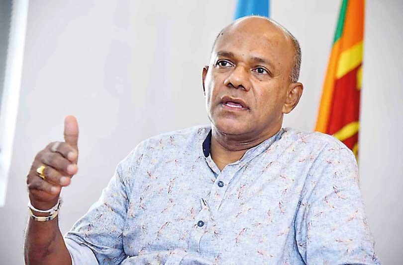 සොල්දාදුවෙකු පෙර ගමන් කරන සමාජ ලොව කිසි තැනක දියුණු වී නැහැ