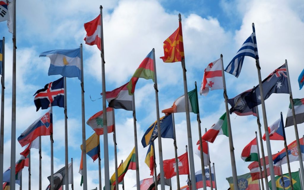 වියදම් පිරිමහ ගන්න තානාපති කාර්යාල වැසීම අරඹයි