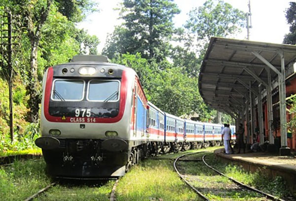 මාස හයකට “යාල් දේවී” ගමන අනුරපුරෙන් නවතී