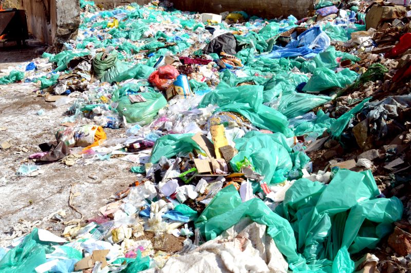 කොවිඩ් වෛද්ය හා සෞඛ්යාරක්ෂිත අපද්රව්ය පරිසරයට හා සෞඛ්යයට තර්ජනයක්