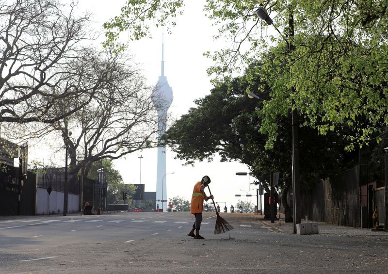ඉන්ධන හිඟයෙන් වාහන ධාවනයේ අඩුවක්