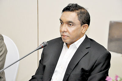 ඩොලරයේ මිල පාලනය කරමින් සිට බැරිම තැන එය අත හැරීමේ විපාක බරපතලයි