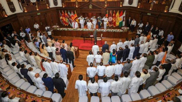නව අමාත්‍ය මණ්ඩලය දිවුරුම් දෙති