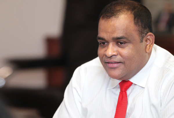 ධම්මික මන්ත්‍රීවරයෙකු ලෙස දිව්රුම් දීමට නියමිත බව වාර්තා වෙයි