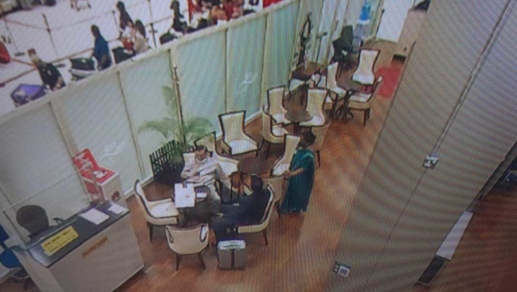 රටින් පිටවන්න බැරි වූ බැසිල් ආපසු හැරී යයි