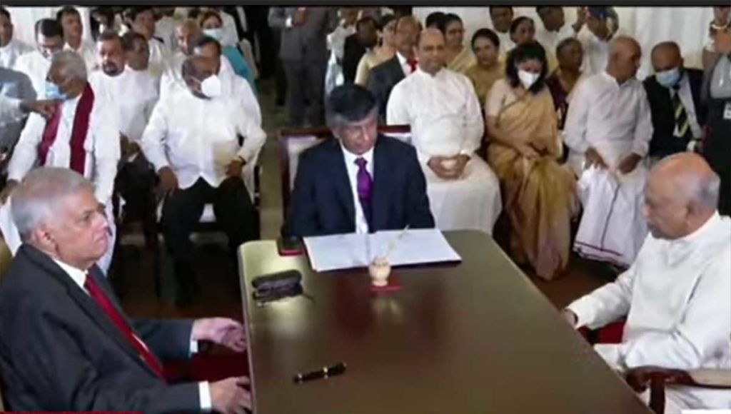 නව අගමැති ලෙස දිනේෂ් දිවුරුම් දෙයි