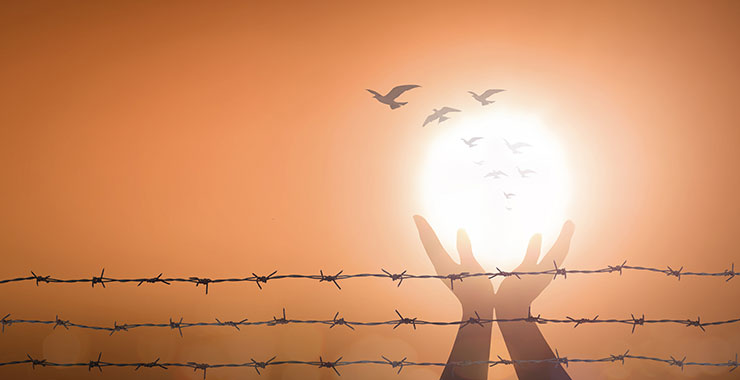 වික්‍රමරත්නගේ පොලිස් ඇඳිරි නීතිය ඉවතට; දුම්රිය ධාවනය යළි ඇරඹෙයි