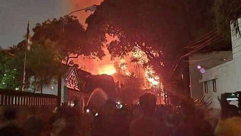 අගමැතිගේ නිවසට ගිනි තබති