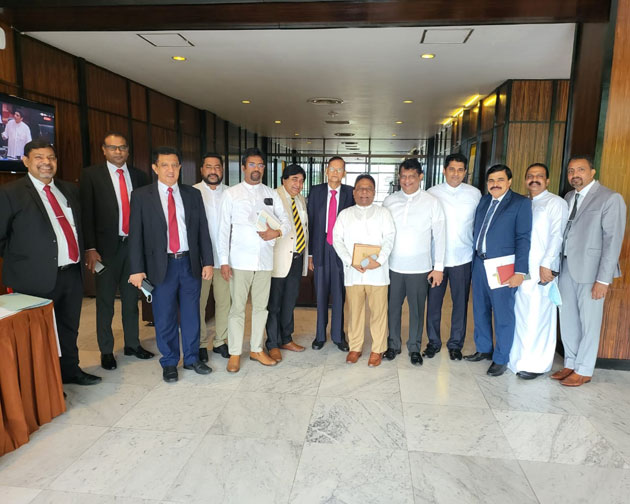 පොදුජන පෙරමුණේ මන්ත්‍රීවරු දහතුන් දෙනෙක් විපක්ෂයේ අසුන් ගනිති