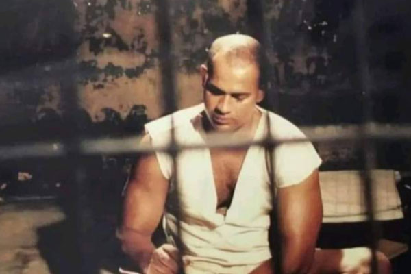 රන්ජන් ලියකියවිලිවලට අත්සන් තබයි