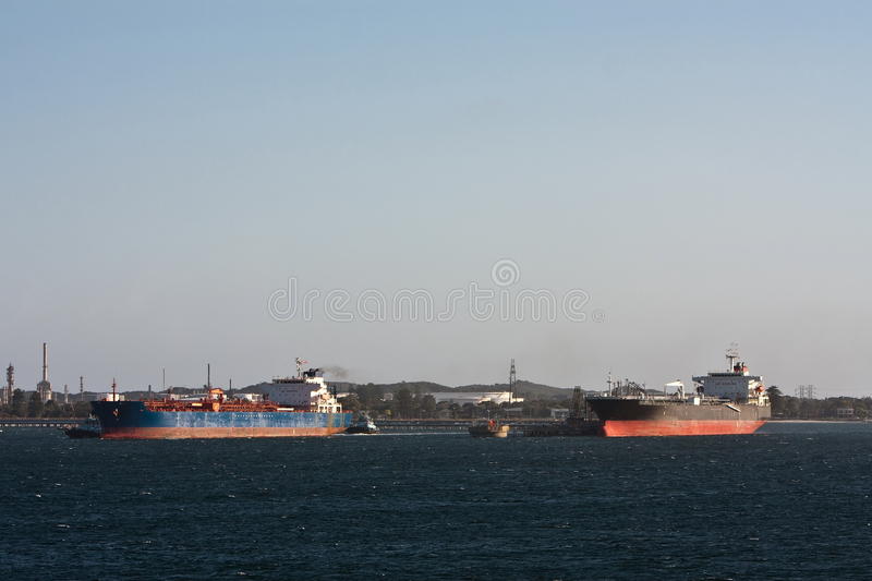 ඉදිරි දින දහය තුළ තවත් ඉන්ධන නෞකා දෙකක්