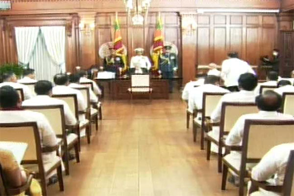 රාජ්ය ඇමැතිවරු දිවුරුම් දෙති