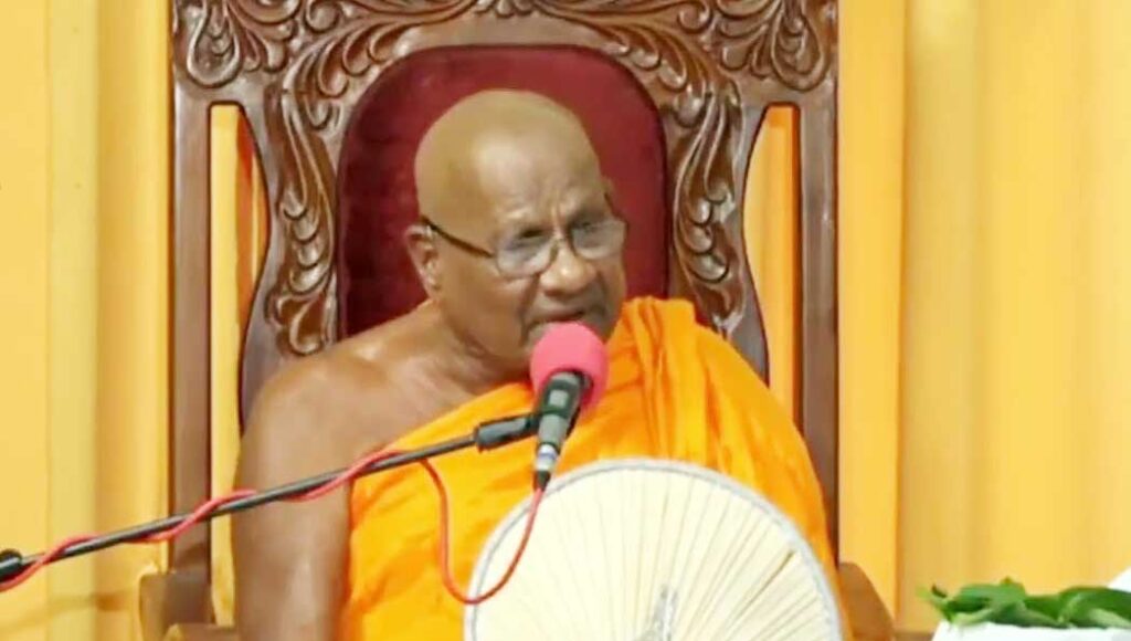 පිරිවෙන් වල උගන්වන්නේ දවල්ටත් ලයිට් දාගෙන නිසා දැන් ඉගැන්වීම් නතර කරන්න වෙලා