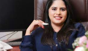 තිළිණි ප්රියමාලී දේශපාලනඥ නළුවෙකුවත් “අන්දවලා”