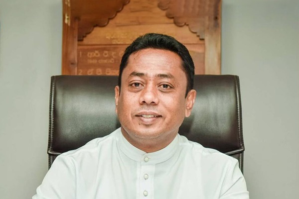 කුරුණෑගල පුරපති තුෂාර සංජීව තනතුරෙන් ඉවතට