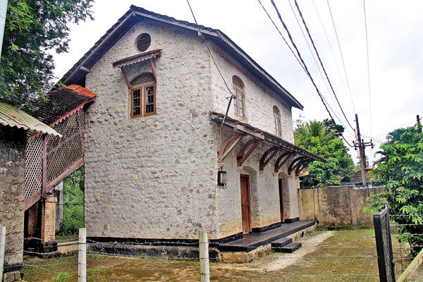 භාවිතයට නොගන්නා දුම්රිය ඉඩම් හා ගොඩනැගිලි පෞද්ගලික අංශය හා එක් ව සංවර්ධනයට පියවර