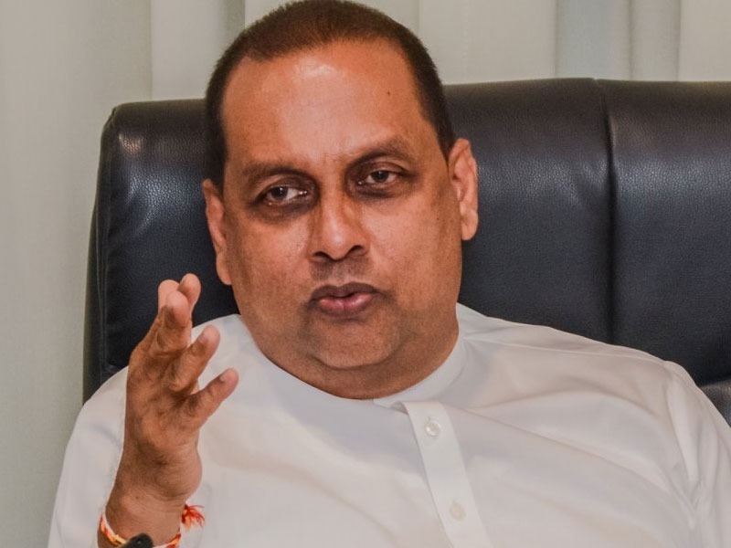 රජය අපහසුවට පත් කරන්න ඇතැම් නිලධාරීන් ගොවි ජනතාවට හිමි සහන දෙන්නේ නෑ