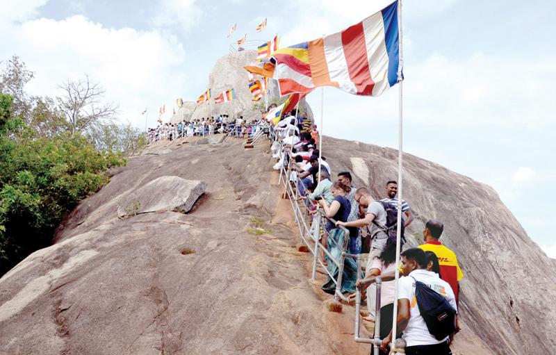 රාජ්ය පොසොන් උත්සවයට රජයේ දායකත්වයක් නොලැබුණු කතාව බොරුවක්- ජනාධිපති මාධ්ය අංශය