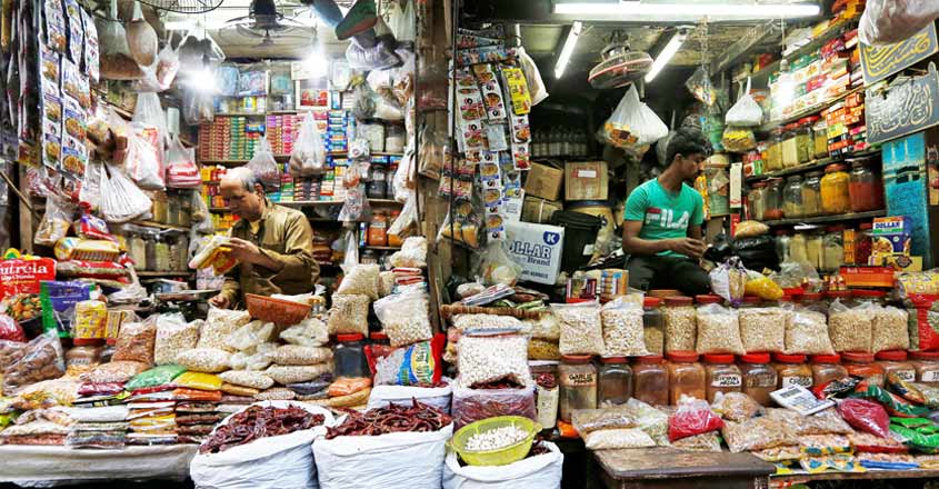 රජයෙන් ජනතාවට ලැබුණු මිල සහනයත් ඇතැම් වෙළඳුන් සොරා කනවා