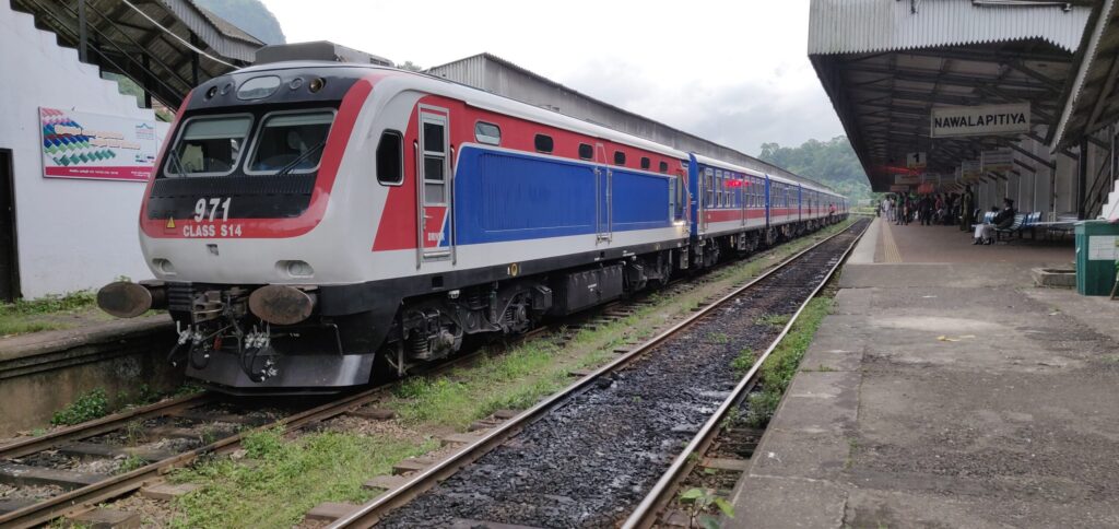 යාපන සඳ කිරණ සංචාර දුම්රිය අගෝස්තු 04 දා සිට