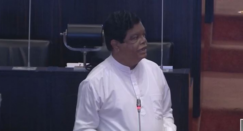 ලංගම රියැදුරන්ට පහර දෙන ප්‍රයිවට් බස් රියැදුරන් ගැන පොලීසියට හා ගමනාගමන කොමිසමට කිව්වා