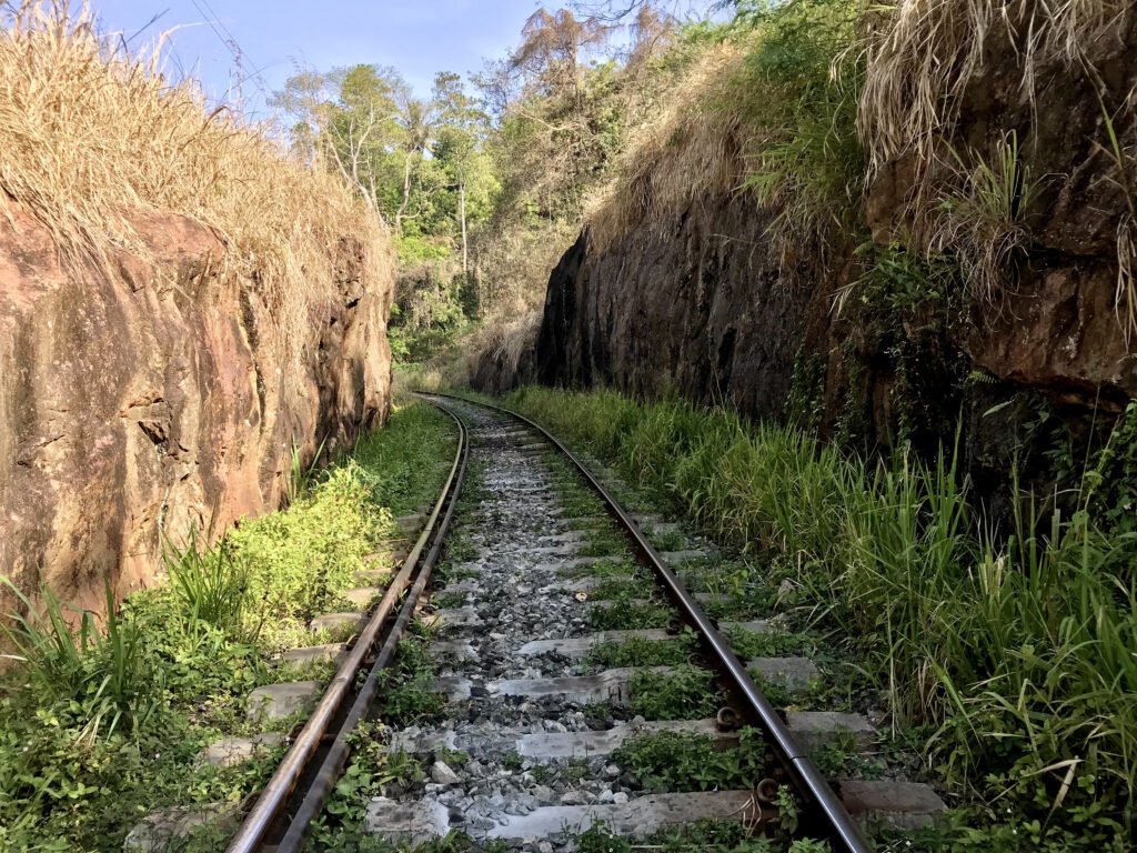 උඩරට දුම්රිය ගමනට බාධා