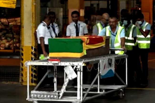 ශ්රී ලංකාවේ හොඳ නම ඊශ්රායලයේ රඳවා අනුලා මව් රටට අන්තිම ගමන් එයි