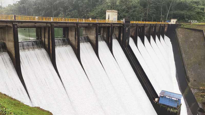 වසර තුනකට පසු කාසල්රී වාන් දමයි