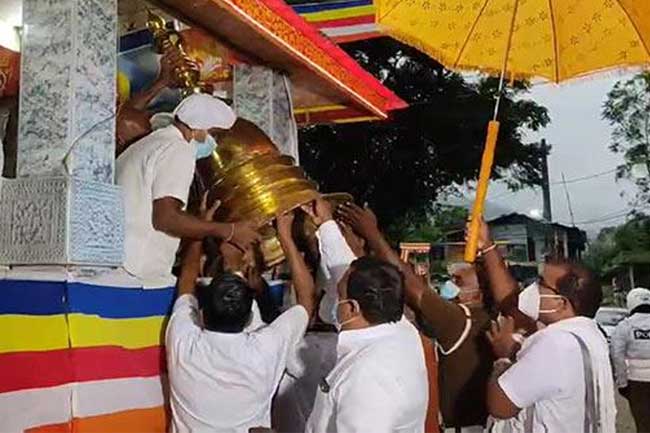 සධාතුක කරඬුව සහ දේව ප්‍රතිමාව සිරි පා මළුව වෙත වැඩම කරවීම අරඹයි