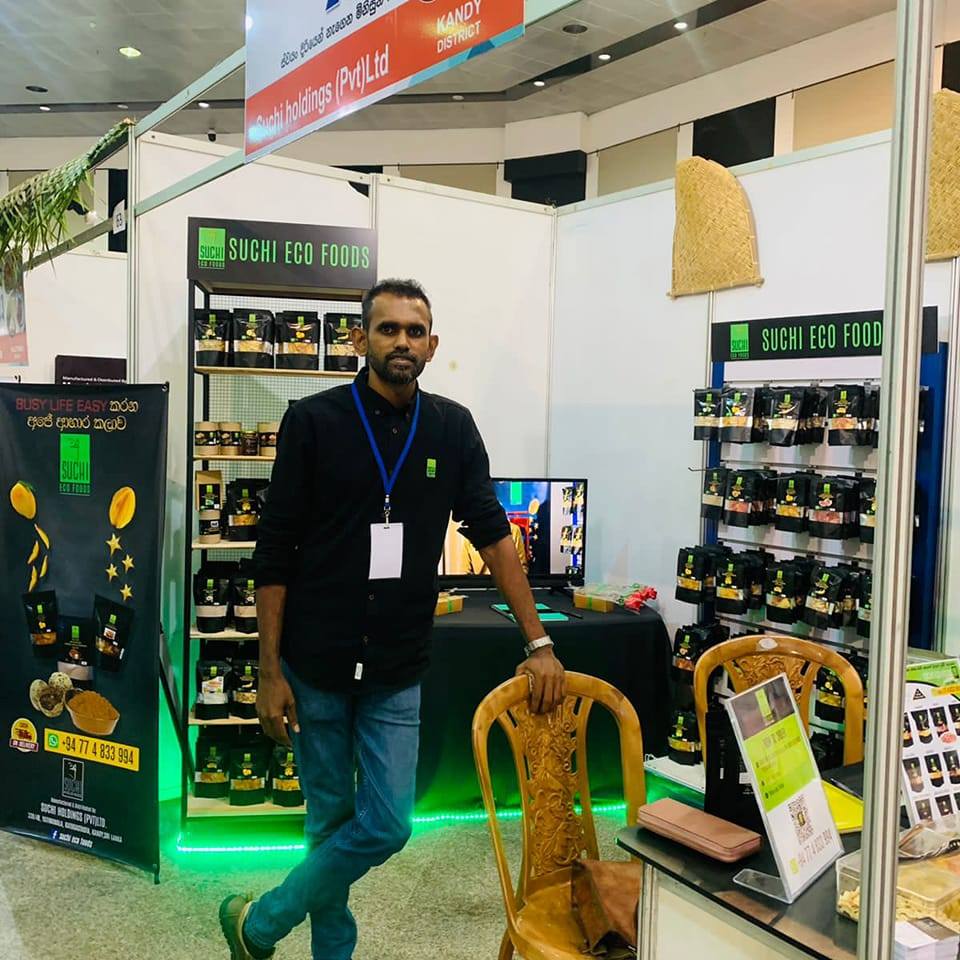 විලාසිතා නිර්මාණ ශිල්පී උපාධිධාරියාගෙන් දිවුල් මිශ්‍ර නව චොක්ලට් විශේෂයක්