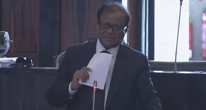 ලබන වසරේ සිට පහේ ශිෂ්‍යත්ව බර අඩු කරනවා