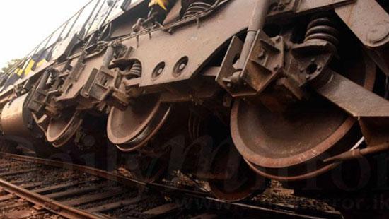 අට වෙනි වරටත් “උඩරට මැණිකේ පිට පනී”