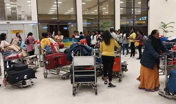 ගෘහ සේවයට කාන්තාවන් විදේශ ගත කිරීම අත්හිටුවීමට පියවර