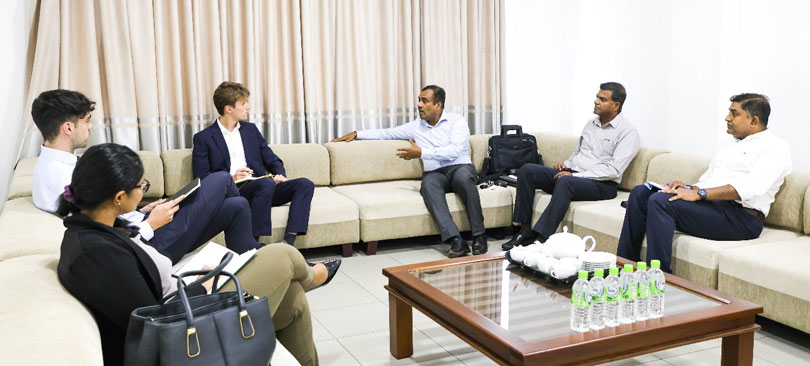 බ්‍රිතාන්‍යයත් ජාතික ජන බලවේගය හමුවෙයි