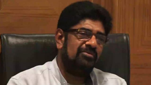 කෙහෙළිය මිලියන 100ක වන්දියක් ඉල්ලයි