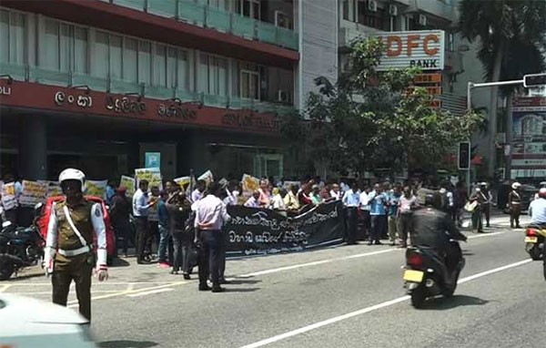 විදුලි සේවකයින් යළිත් විරෝධතාවයක