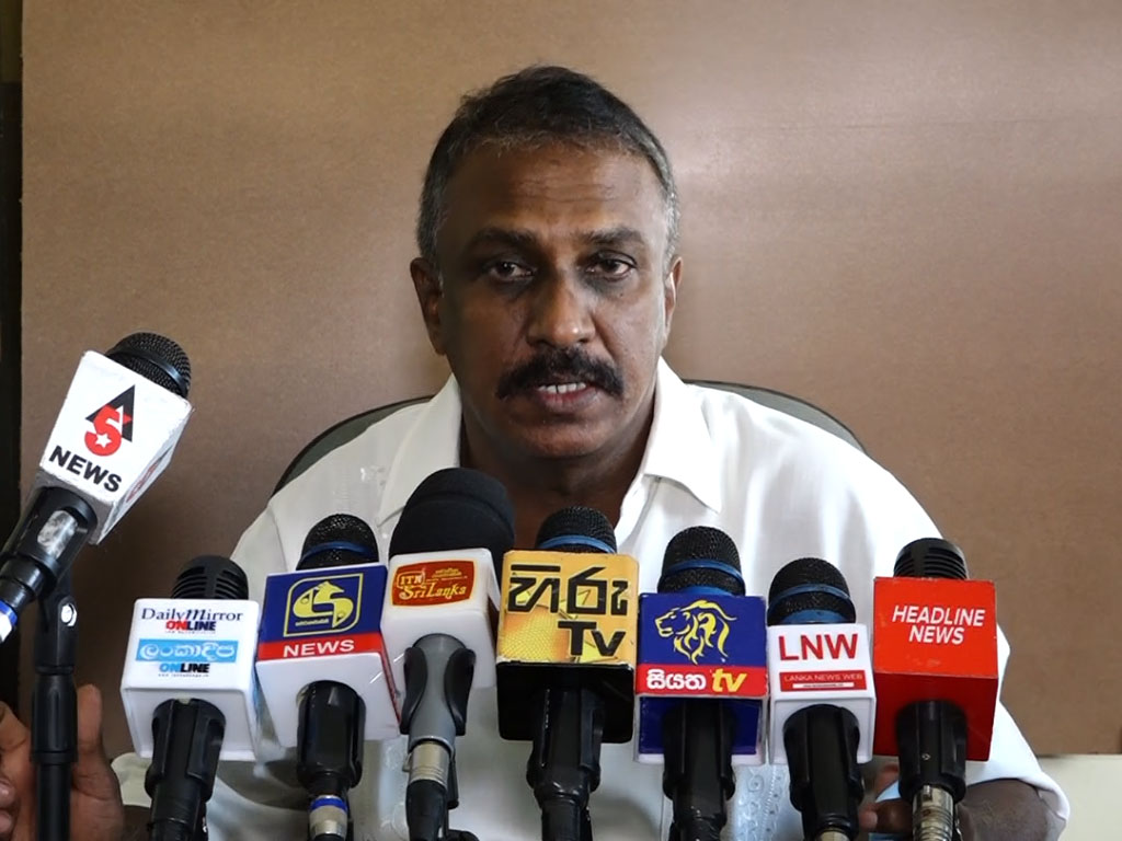 හෙට ගමේ යන්න ආවොත් තදබදයක් නෑ