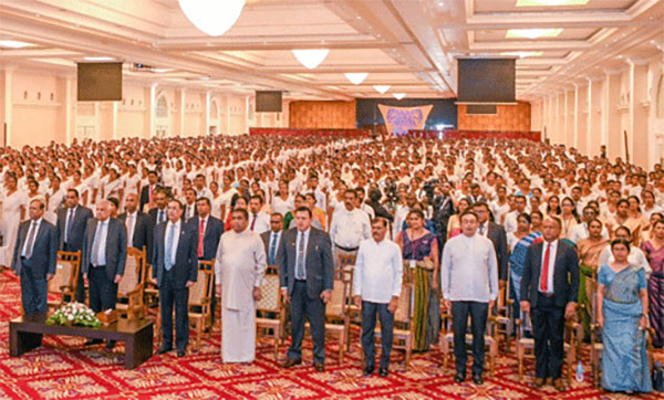 4000ක් මේ වසරේ ගුරු වෘත්තියට