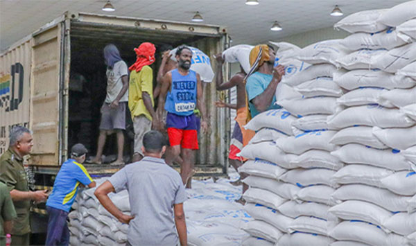 ලෝක ආහාර වැඩසටහන මඟින් ලැබුණු ආහාර ද්‍රව්‍ය බෙදා දීම ඇරඹේ