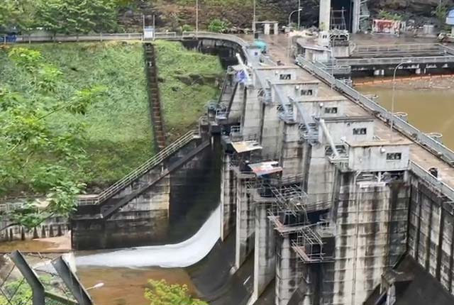 ඉහළ කොත්මලේ ජලාශයේ වාන් දොරටුවක් විවෘත වෙයි