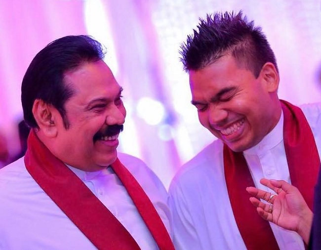 පොහොට්ටුවේ බලය මහින්දගෙන් නාමල්ට