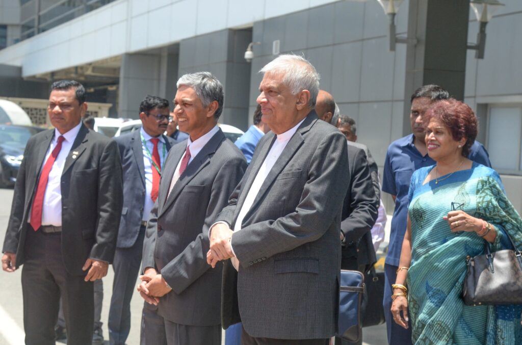 ජනපති රනිල්ට ඉන්දියාවේ දී උණුසුම් පිළිගැනීමක්