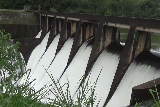 විමලසුරේන්ද්‍ර ජලාශය වාන් දමයි