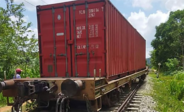 නැගෙනහිර දුම්රිය මාර්ගයේ ගමනාගමනයට බාධා