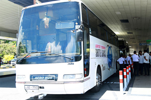 ගුවන් තොටුපොල සුඛෝපභෝගී බස් සේවාව නතර කරයි