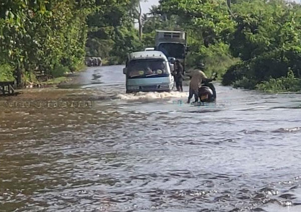 කොළඹ පුත්තලම පාරේ ගමනාගමනයට බාධා
