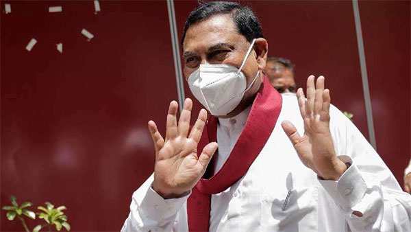 බැසිල් රටින් පිටව යයි