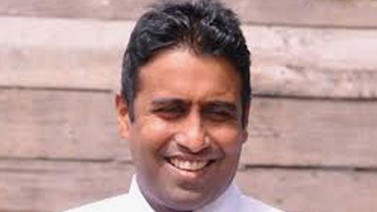 අර්ජුන් ඇලෝසියස්  ඇතුළු තිදෙනෙක් සිපිරි ගෙට